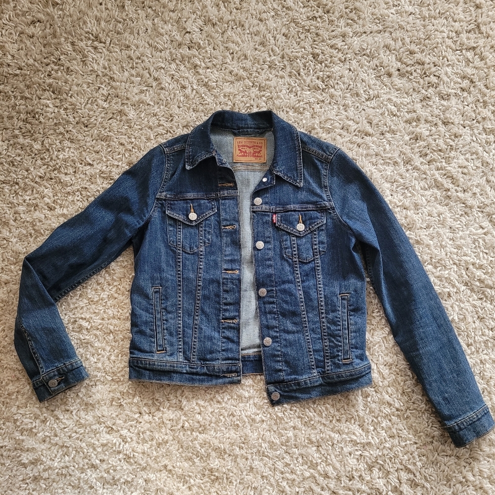 Levi's Denim Jacket size Medium